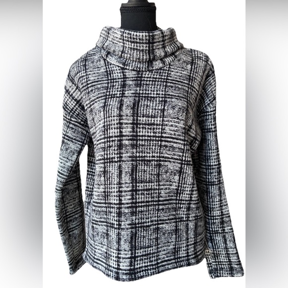 Columbia Sweaters - Columbia Black and White Plaid Turtleneck Sweater, Size S